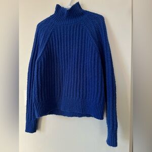 Women’s chunky knit sweater
